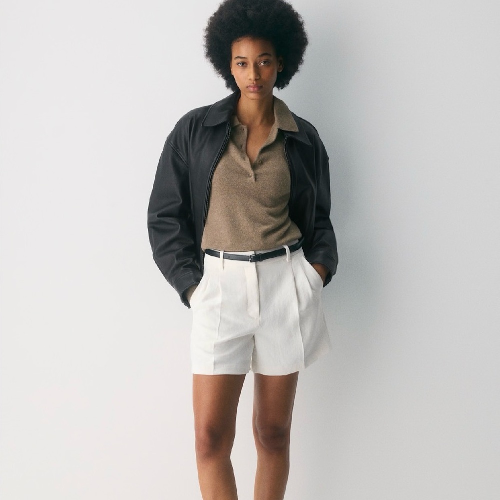 Aritzia Effortless Shorts Mid Thigh Length